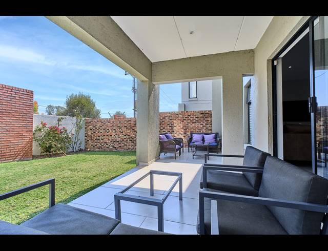 3 BEDROOM DUPLEX FOR SALE IN CROWTHORNE AH